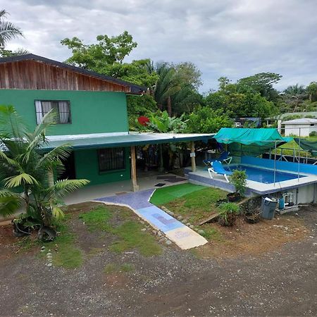 Residencia Las Brisas Griegas Quepos Extérieur photo