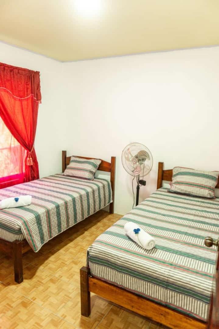 Residencia Las Brisas Griegas Quepos Extérieur photo